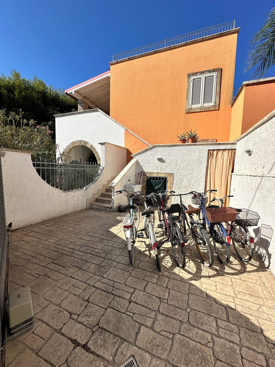 Ingresso con posto auto