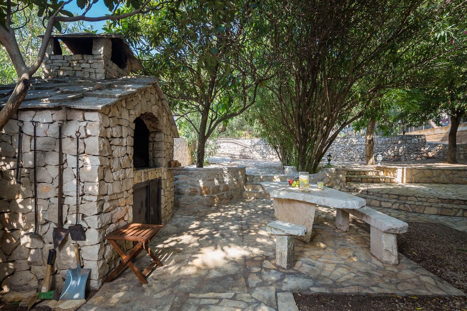 Traditional stone "Peka" handcrafted by my Brac trained stone mason