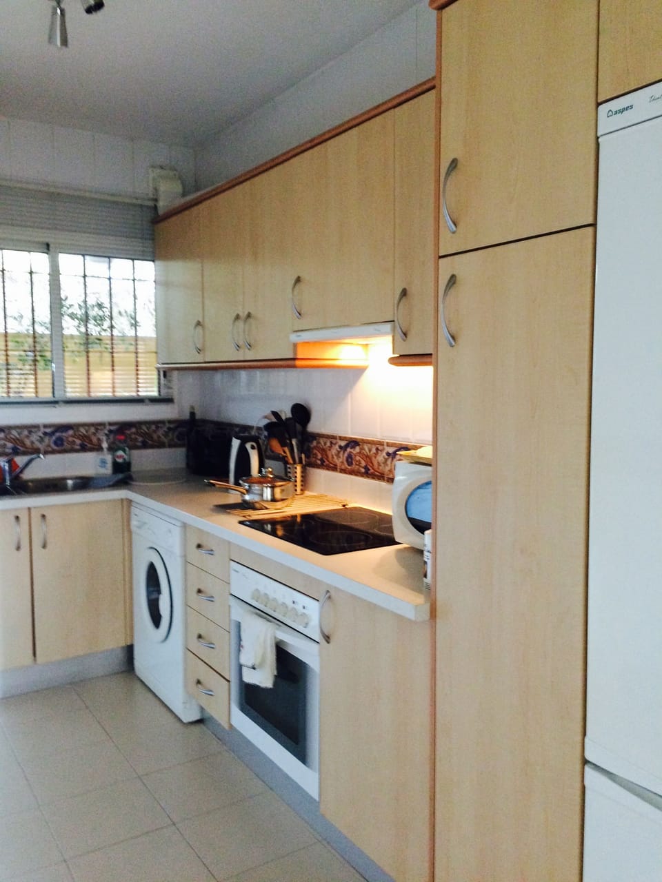 Fully fitted kitchen 