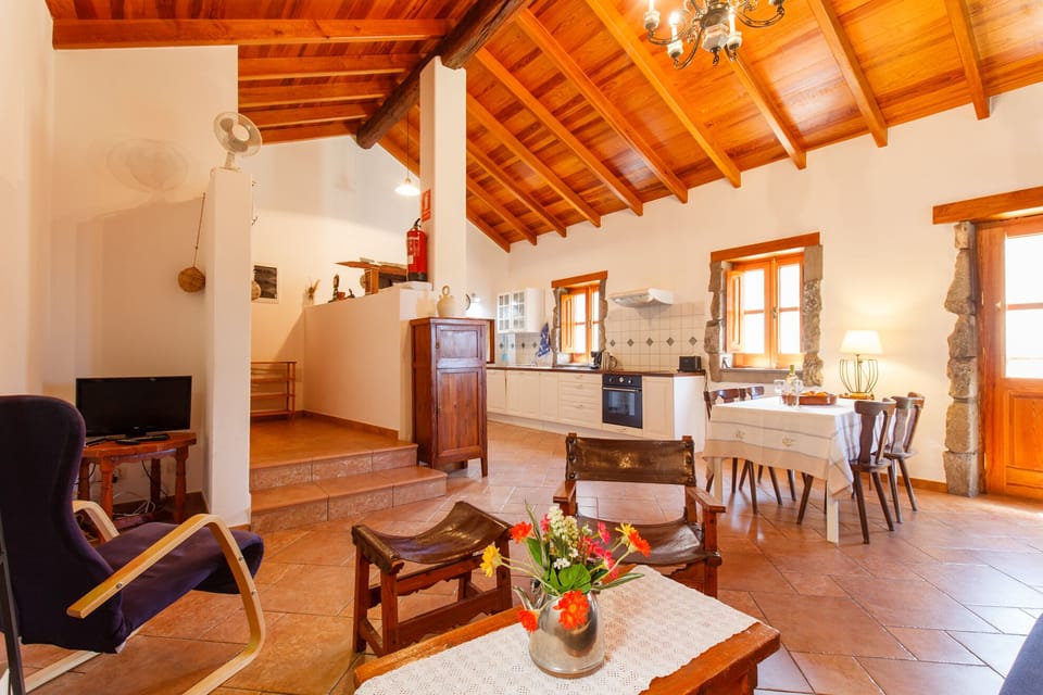 In the living-area: WLAN-WiFi, DSL with cable, SAT TV, music system