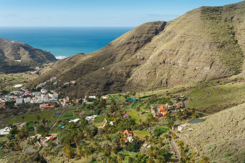 Red roof to the right of the center: the cottage, 2km from the beach