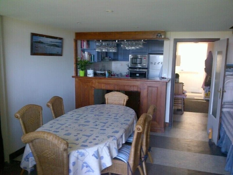 Dining area and open plan kitchen