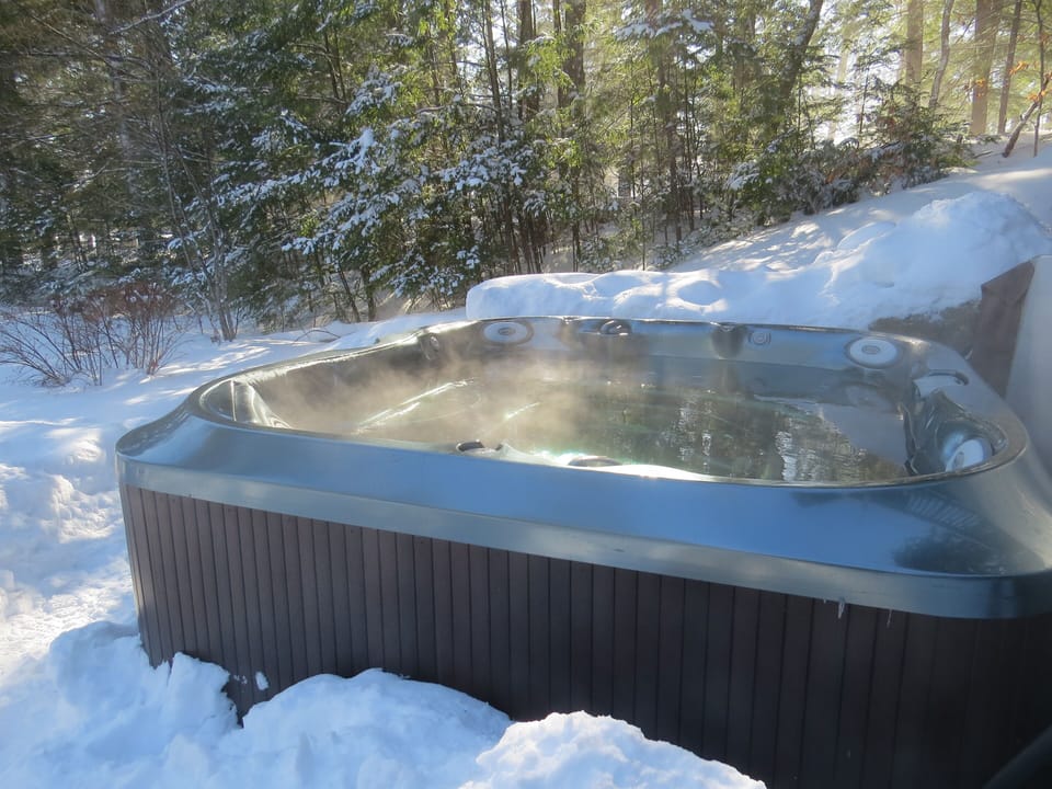 5 person Jacuzzi hot tub