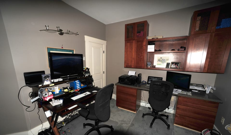 Office with two work stations, high-speed WiFi and printer. 