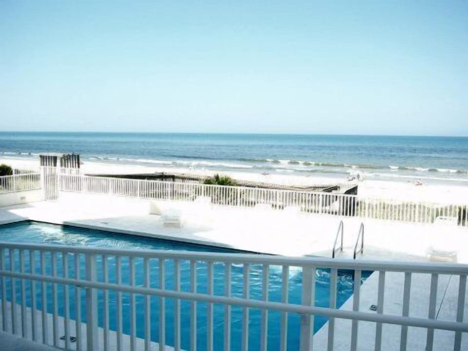 Oceanfront heated pool