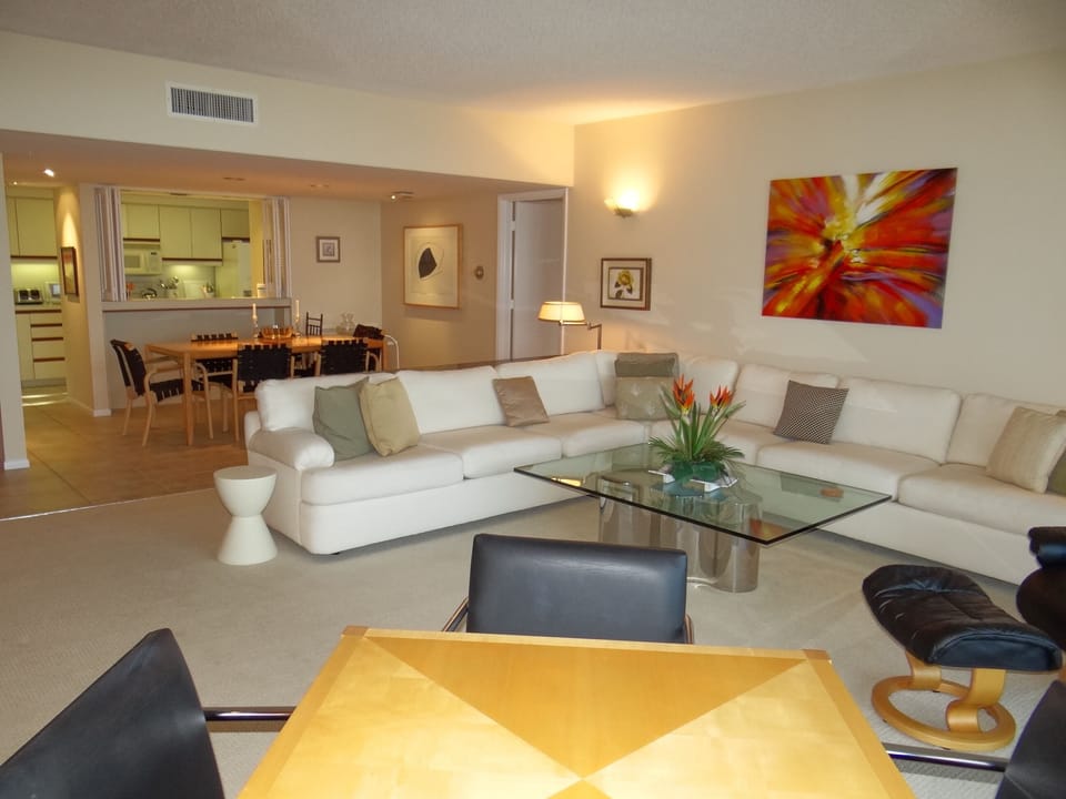 Inn on the Beach 2-207 living area