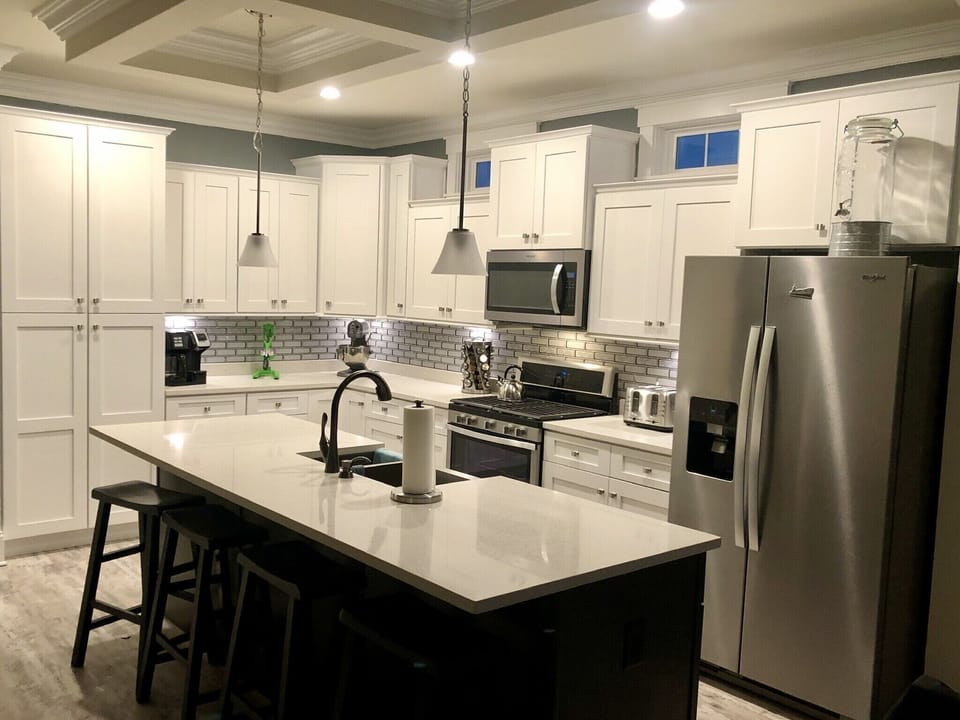 3/24 beautiful kitchen with large island. Quartz countertops. 