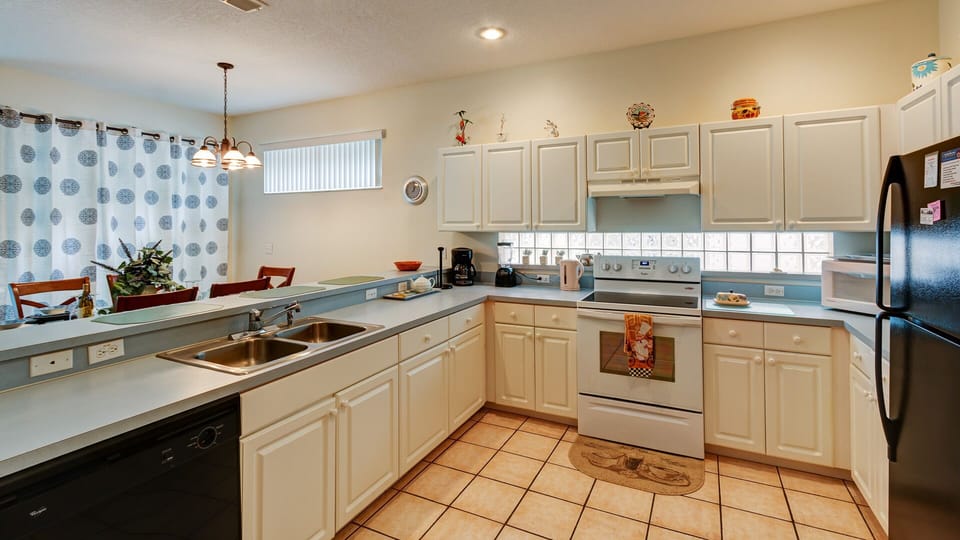 The kitchen has everything our guests could need