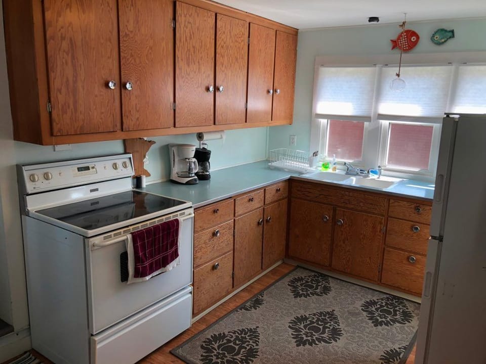 Spacious kitchen with everything you need to prepare family meals