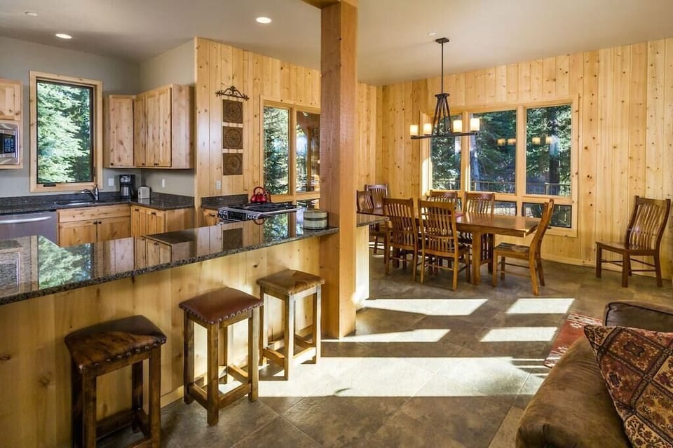 Great room view to kitchen & dining area