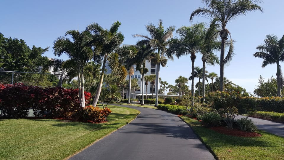 Entrance into Eagle Cay complex