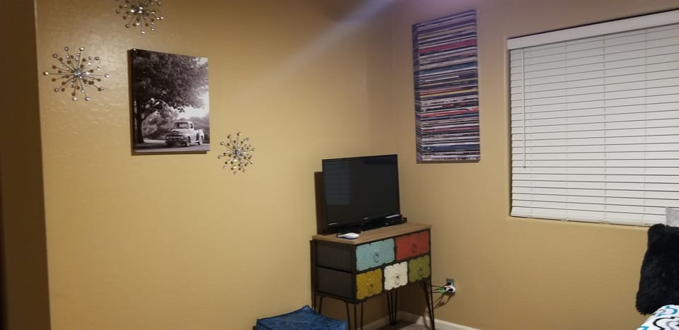 Twin bed w/trundle