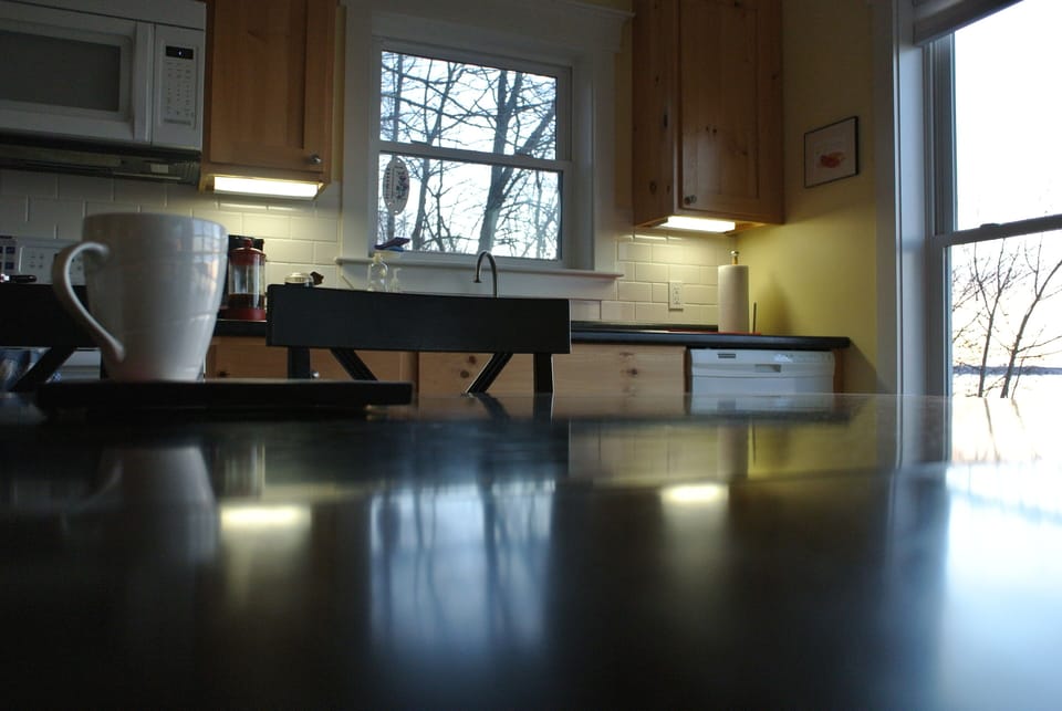Efficient kitchen - dishwasher, microwave and coffee by the bay. 