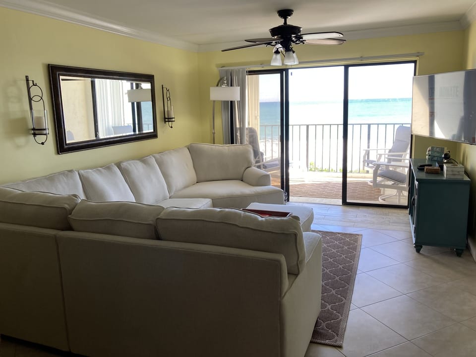 Sectional Sofa 