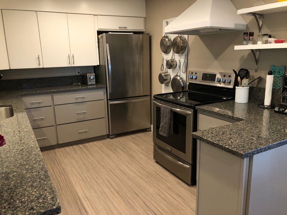 Kitchen, with fridge and induction range