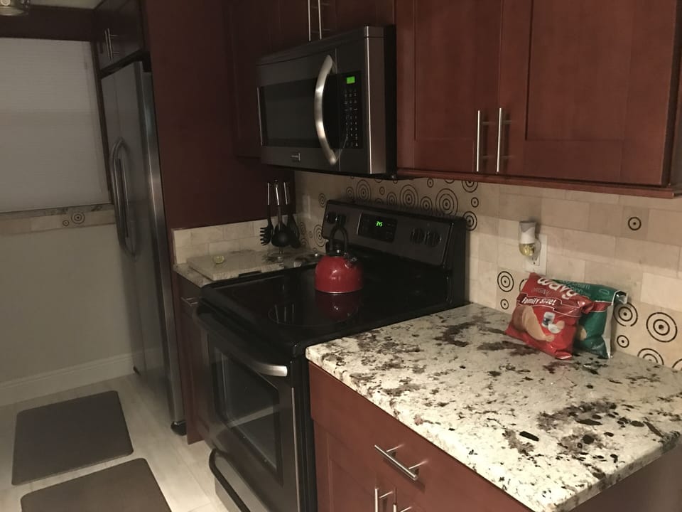 Renovated kitchen. Nicely stocked. 