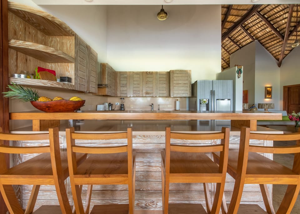 Kitchen bar