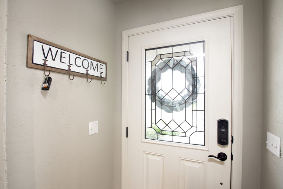 Welcome to the Retreat on Barstow, We promise you will feel like home!