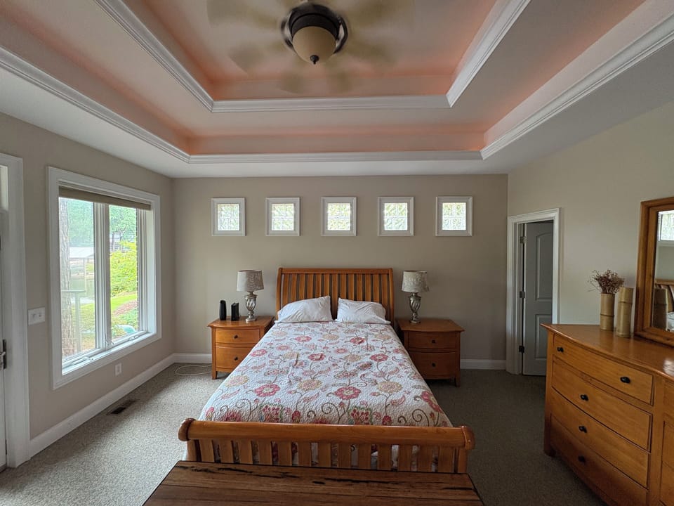 Queen size bed in second bedroom.