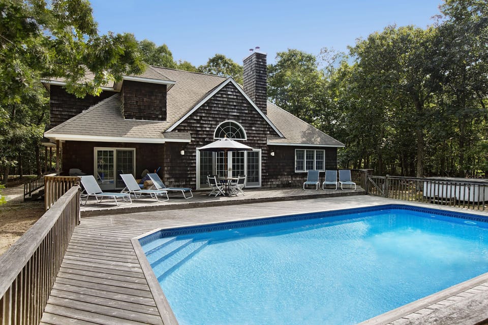 Pool & Deck
