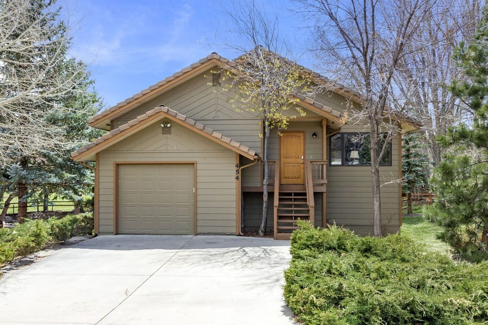 Golf Course Home
