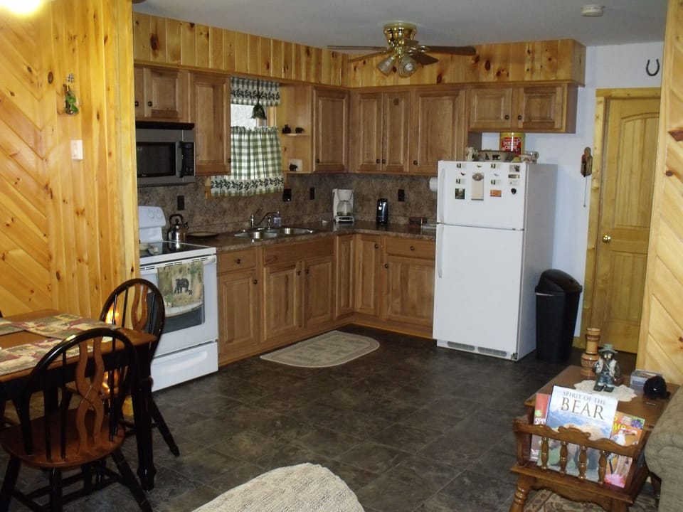 Full kitchen