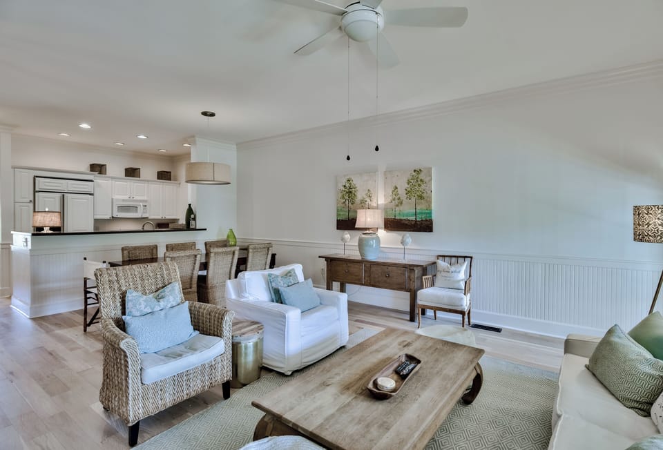 living/dining/kitchen