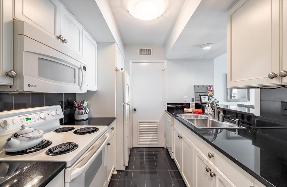 Kitchen with all the utensils you will need.