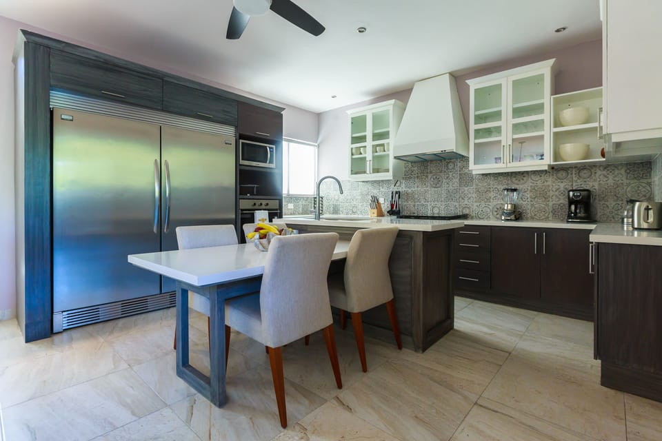 Level 1 - Fully Equipped Kitchen with Industrial-Sized Refrigerator