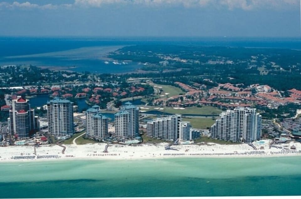 Sandestin Beachside - White Beaches simply cannot be beat