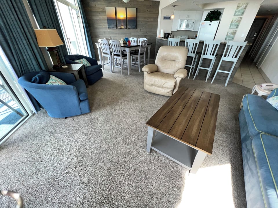 LIVING ROOM & DININIG ROOM 