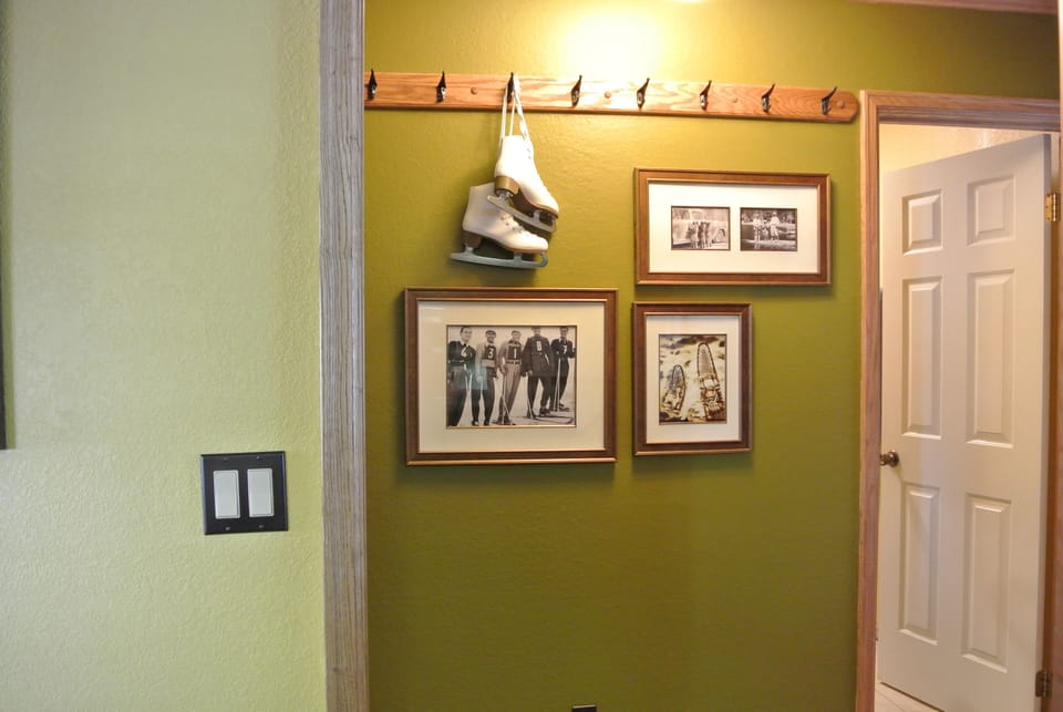 Decorative touches throughout with many places to "hang your hat."
