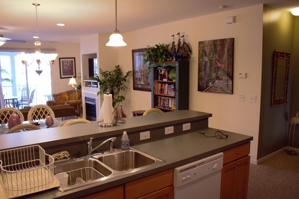 Kitchen to living room