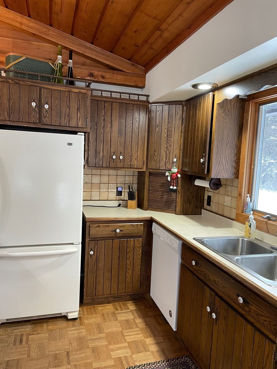 Fridge, new dishwasher and plenty of cabinets