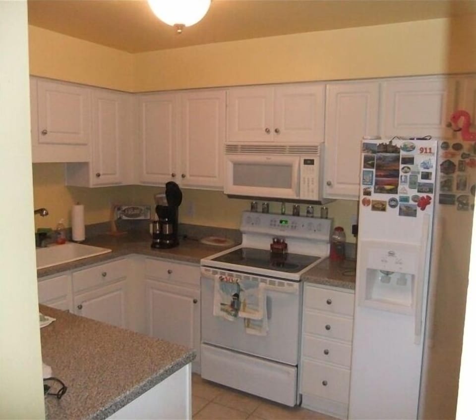 Well equipped kitchen