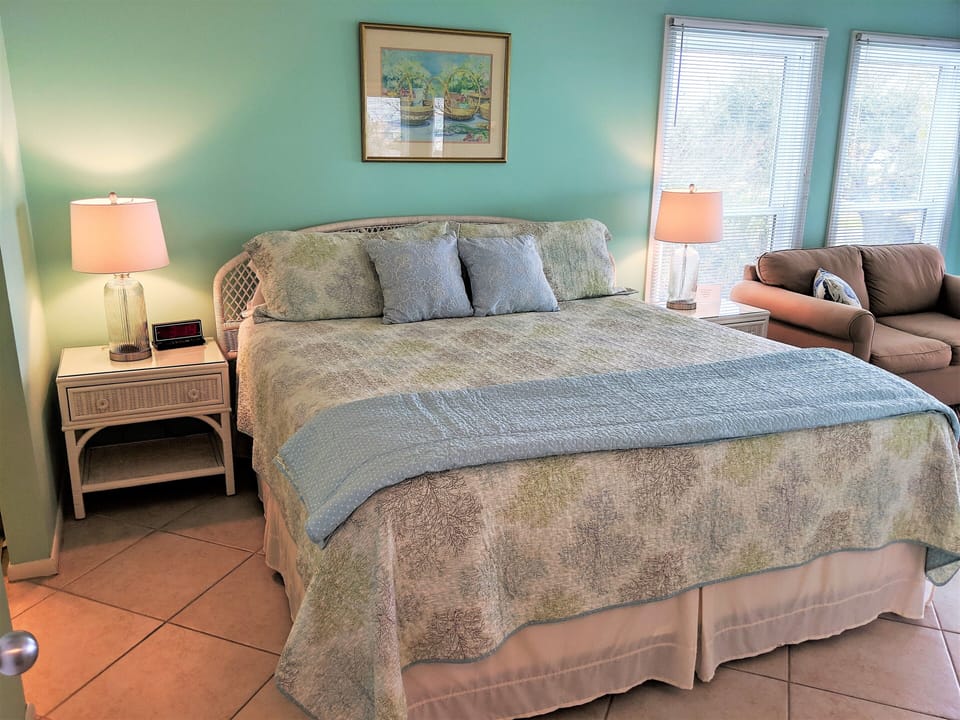 King bed with plush mattress