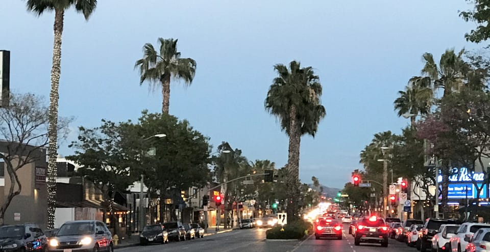 Walking distance to the Blvd./Village
Restaurants & more...