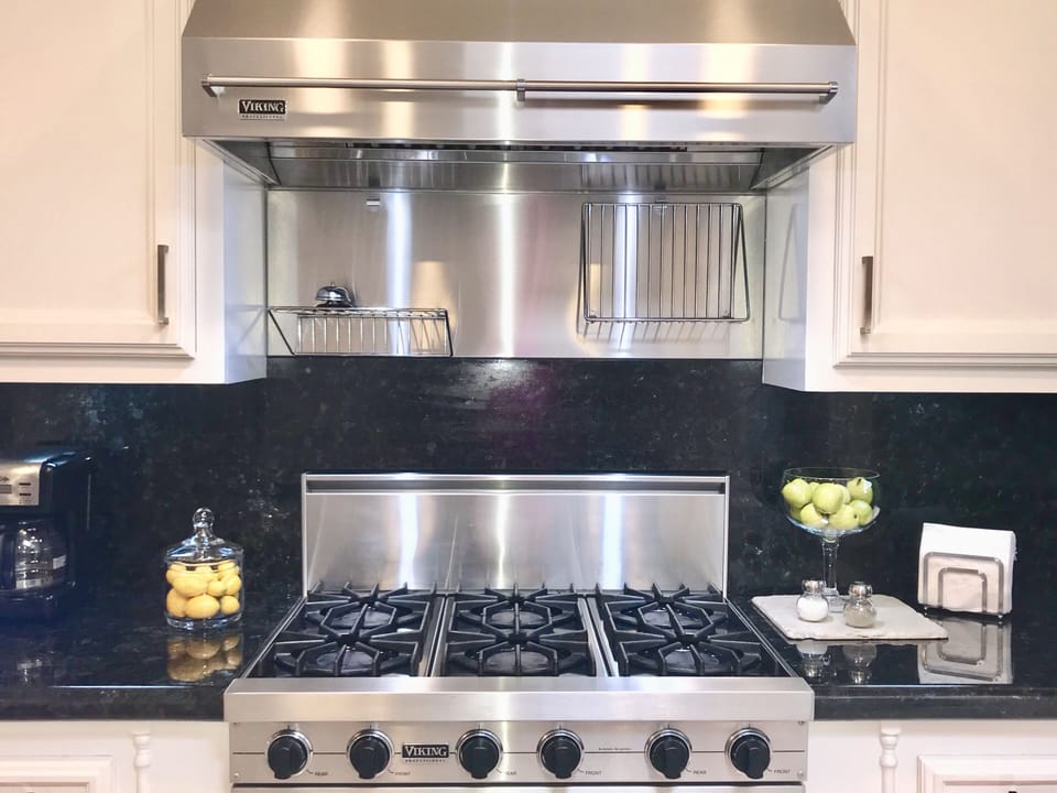 Kitchen:
Viking 6 Burner Gas Stove Top