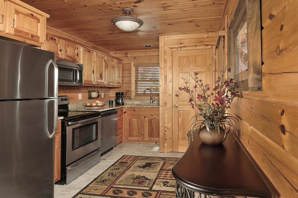Fully Stocked Kitchen with Washer/Dryer Unit