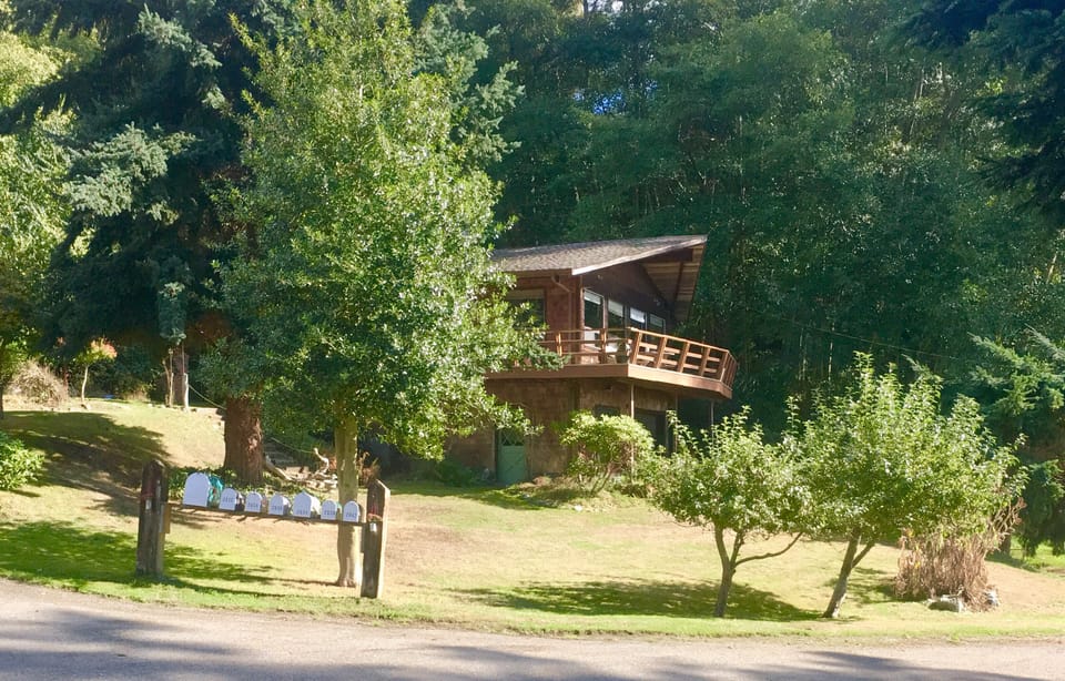 Enjoy the cottage and beautiful yard! Are you ready to walk to the beach?!