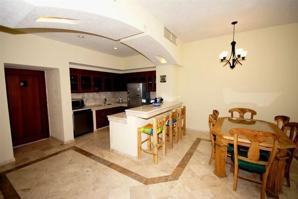 Dining Room / Kitchen