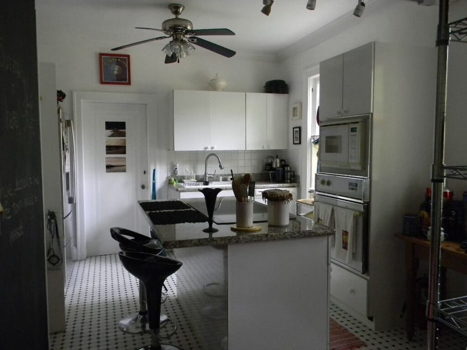 Contemporary kitchen