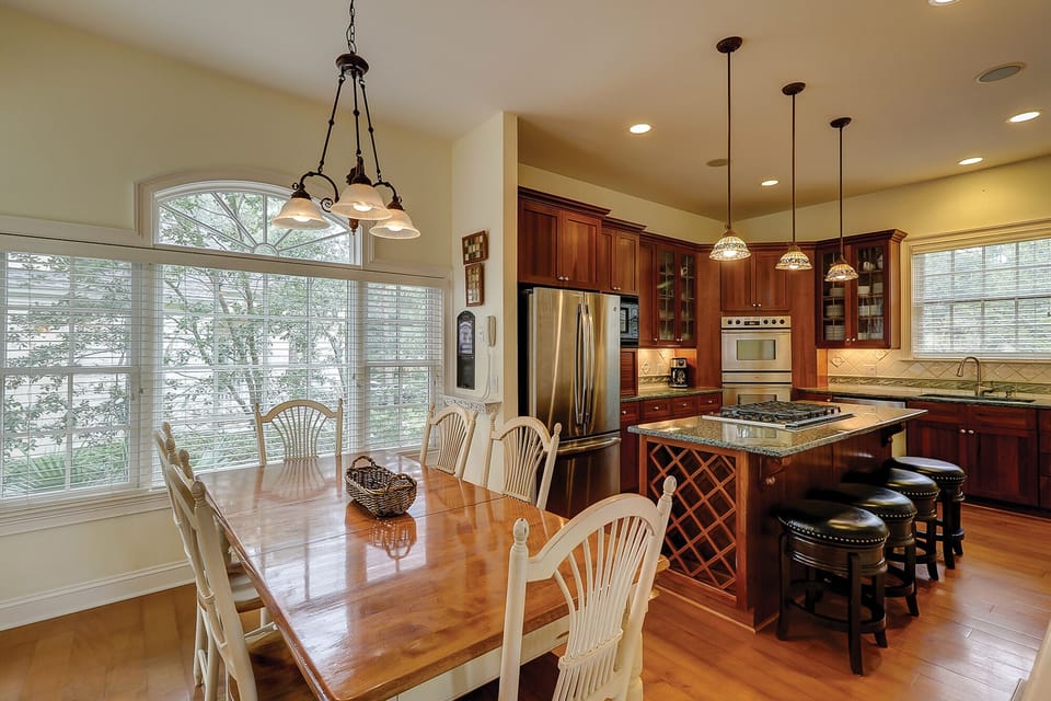 eat in kitchen