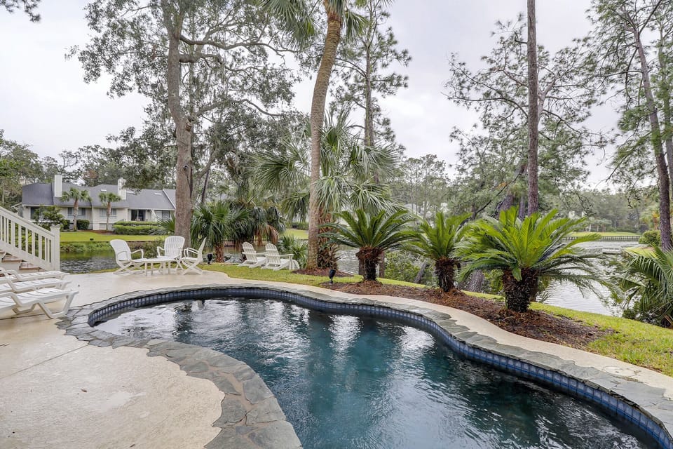 Private pool with incredible views and lots of privacy! (Heat additional)