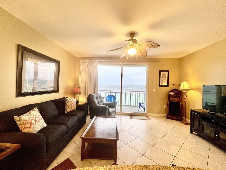 Family room with oceanfront view