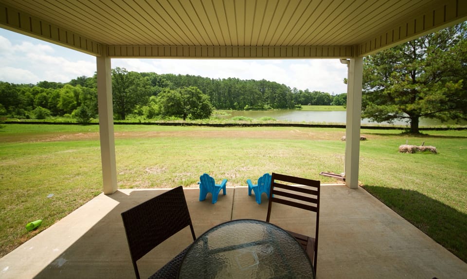 lake in the backyard! Tranquil
and relaxing. No filter.