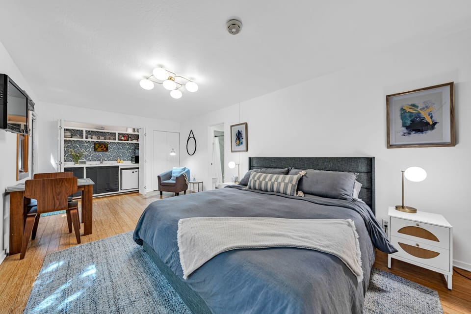 Studio with King Bed.