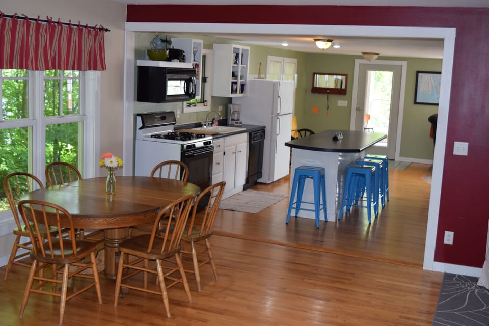Dining/Kitchen