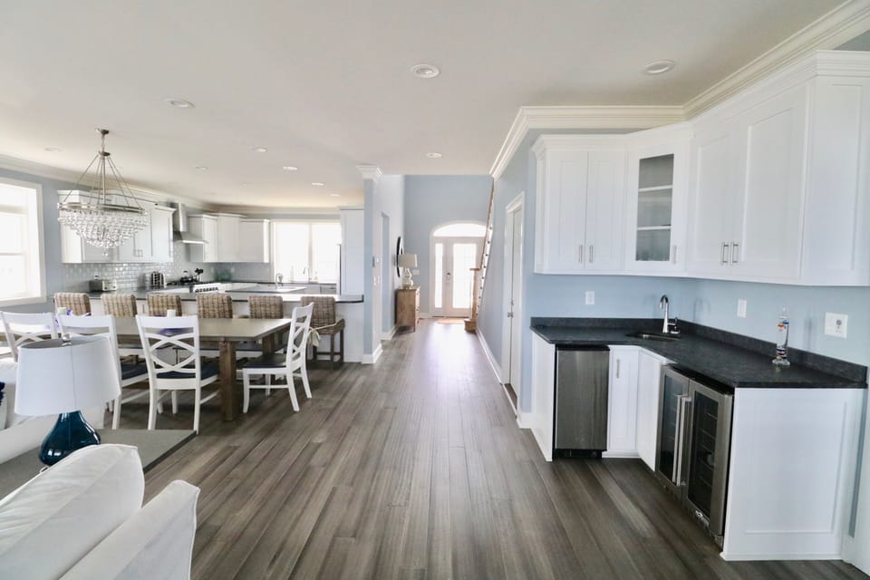 Wet bar with beverage refrigerator