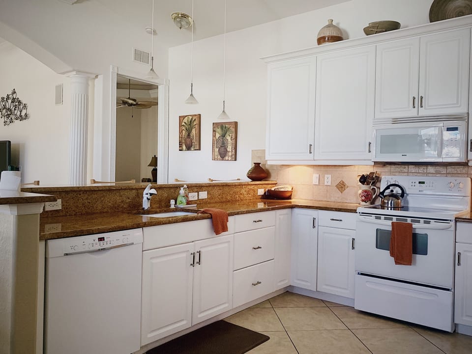 Fully equipped kitchen